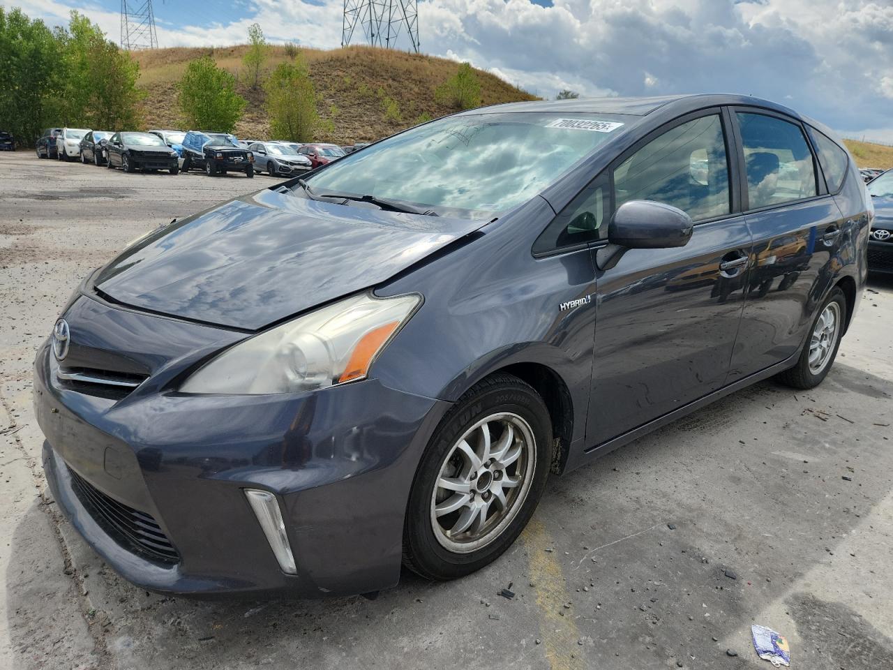 TOYOTA PRIUS V 2013