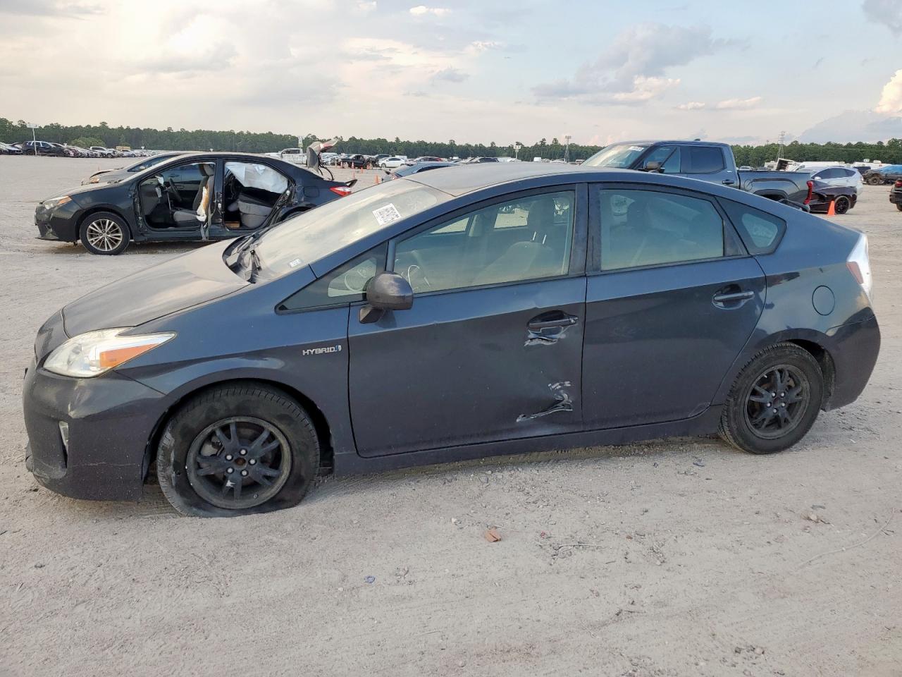 TOYOTA PRIUS 2014