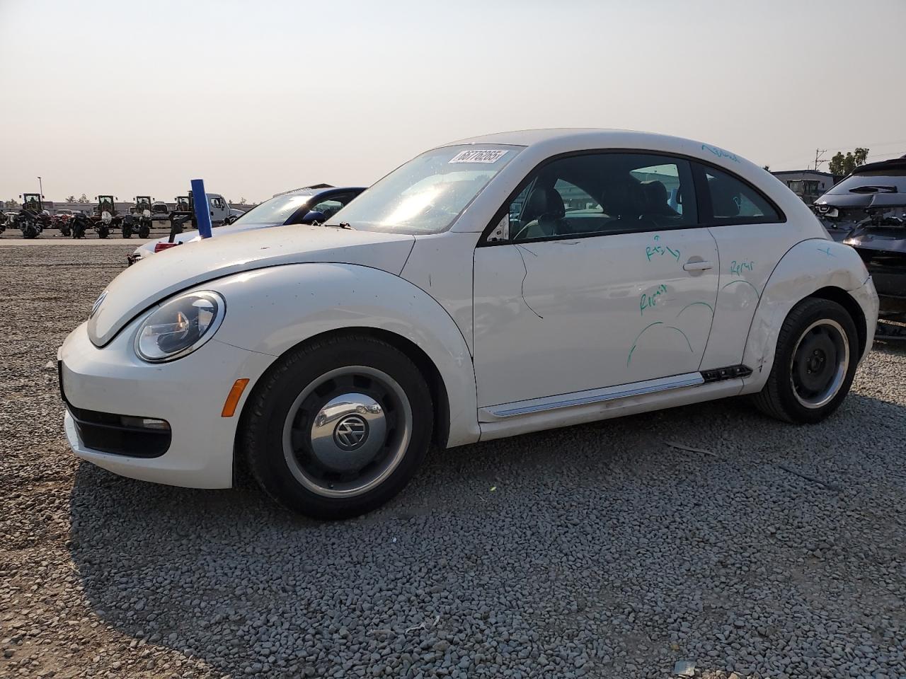 VOLKSWAGEN BEETLE 2012