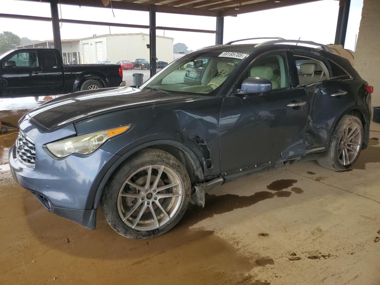 INFINITI FX35 2011