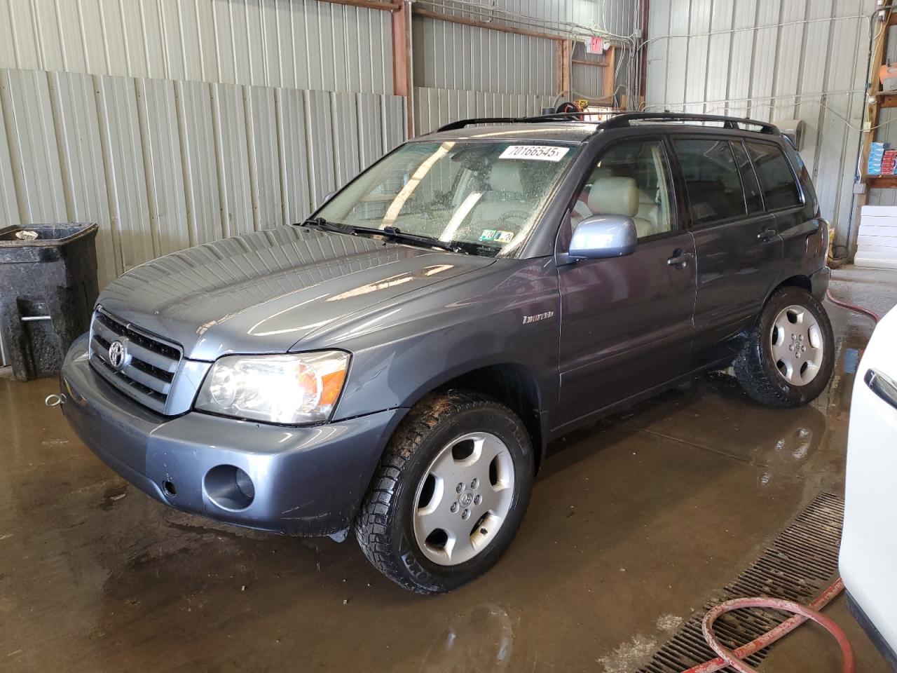 TOYOTA HIGHLANDER 2004