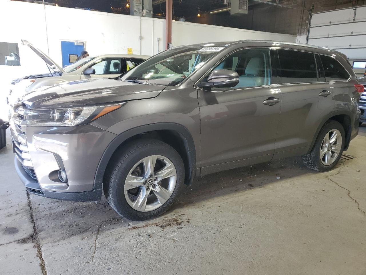 TOYOTA HIGHLANDER 2017