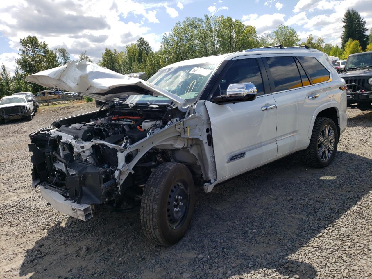 TOYOTA SEQUOIA SR 2025