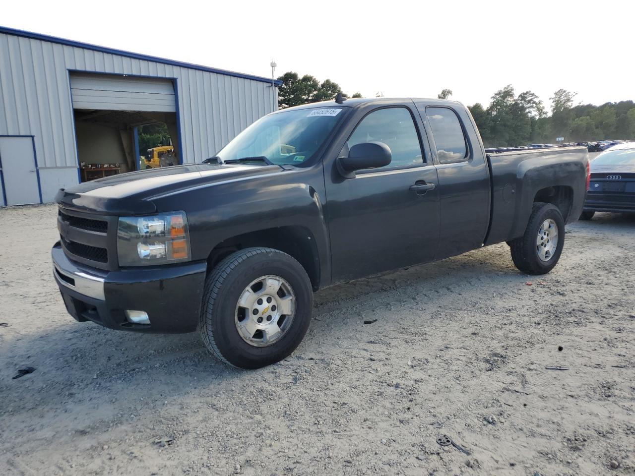 CHEVROLET SILVERADO 2011