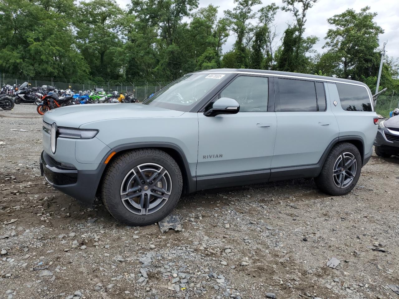 RIVIAN R1S ADVENT 2025