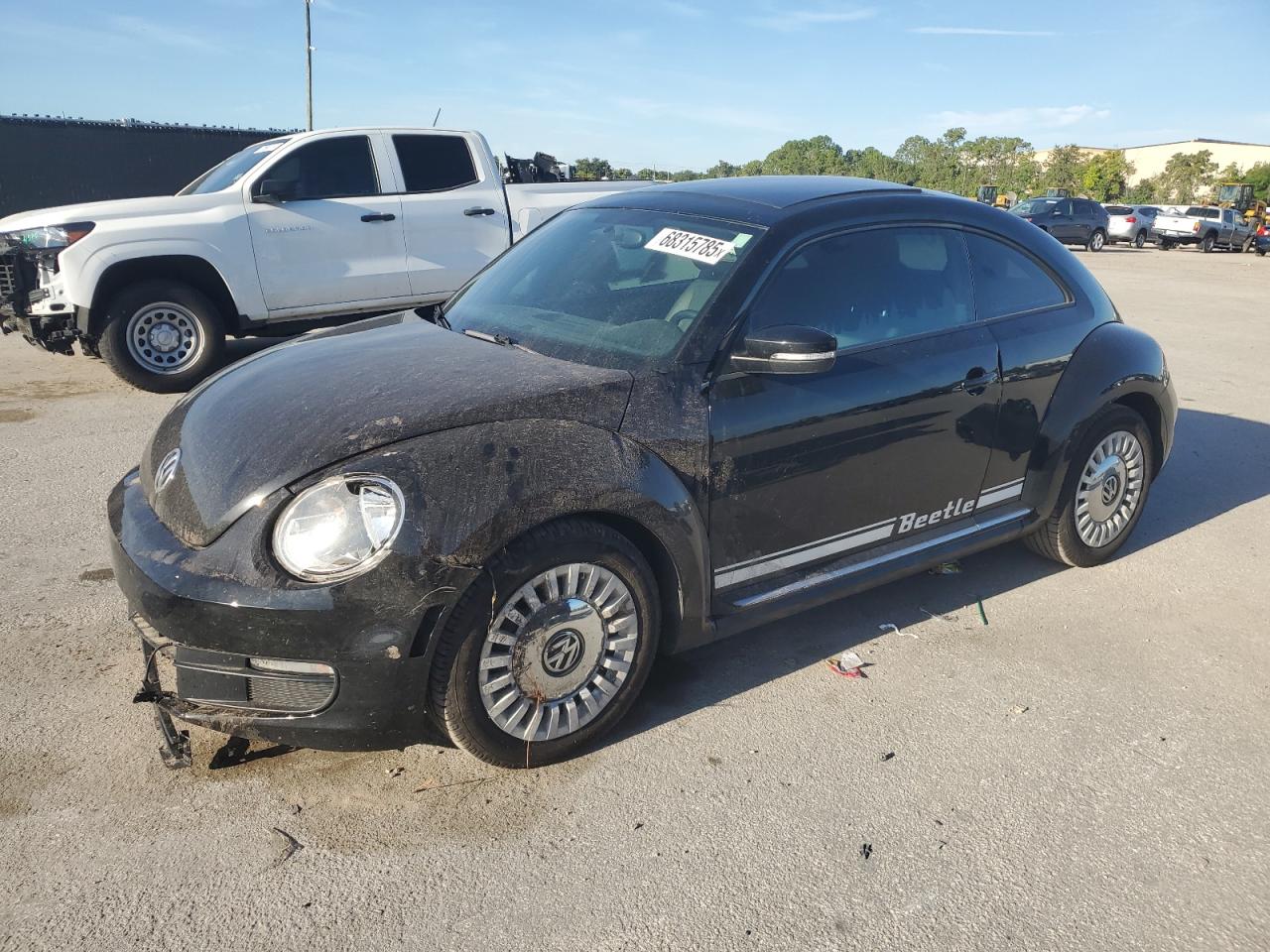 VOLKSWAGEN BEETLE 2013