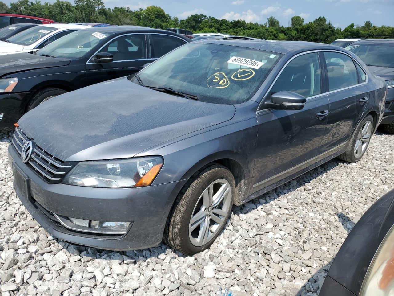 VOLKSWAGEN PASSAT SEL 2013