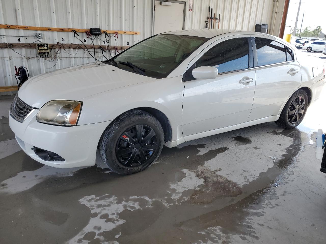 MITSUBISHI GALANT ES 2012