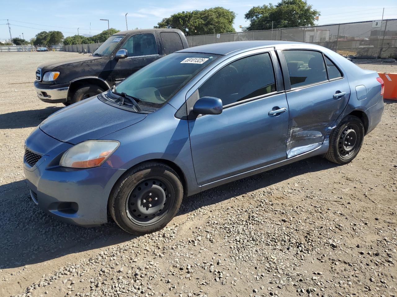 TOYOTA YARIS 2011