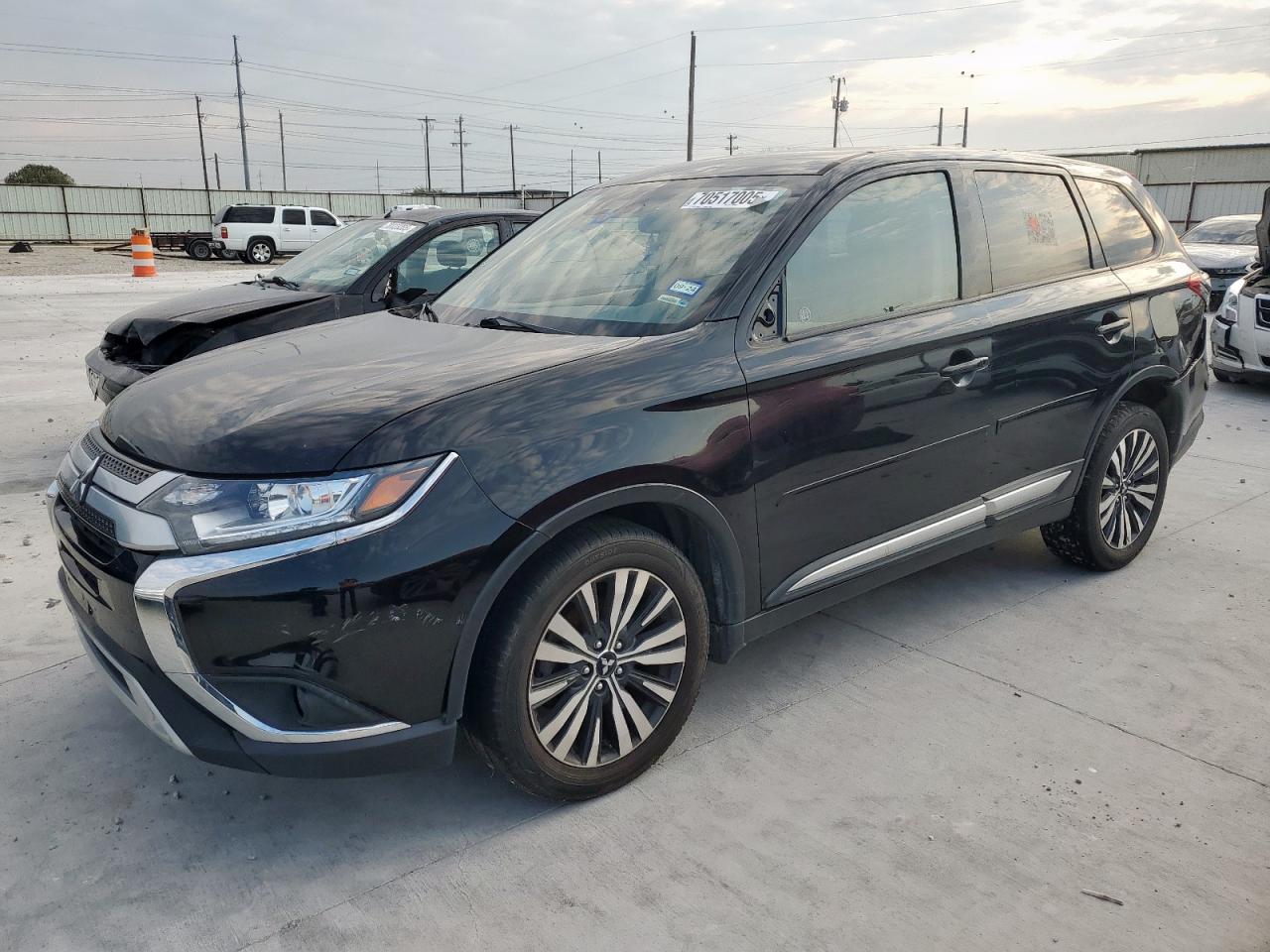 MITSUBISHI OUTLANDER 2020