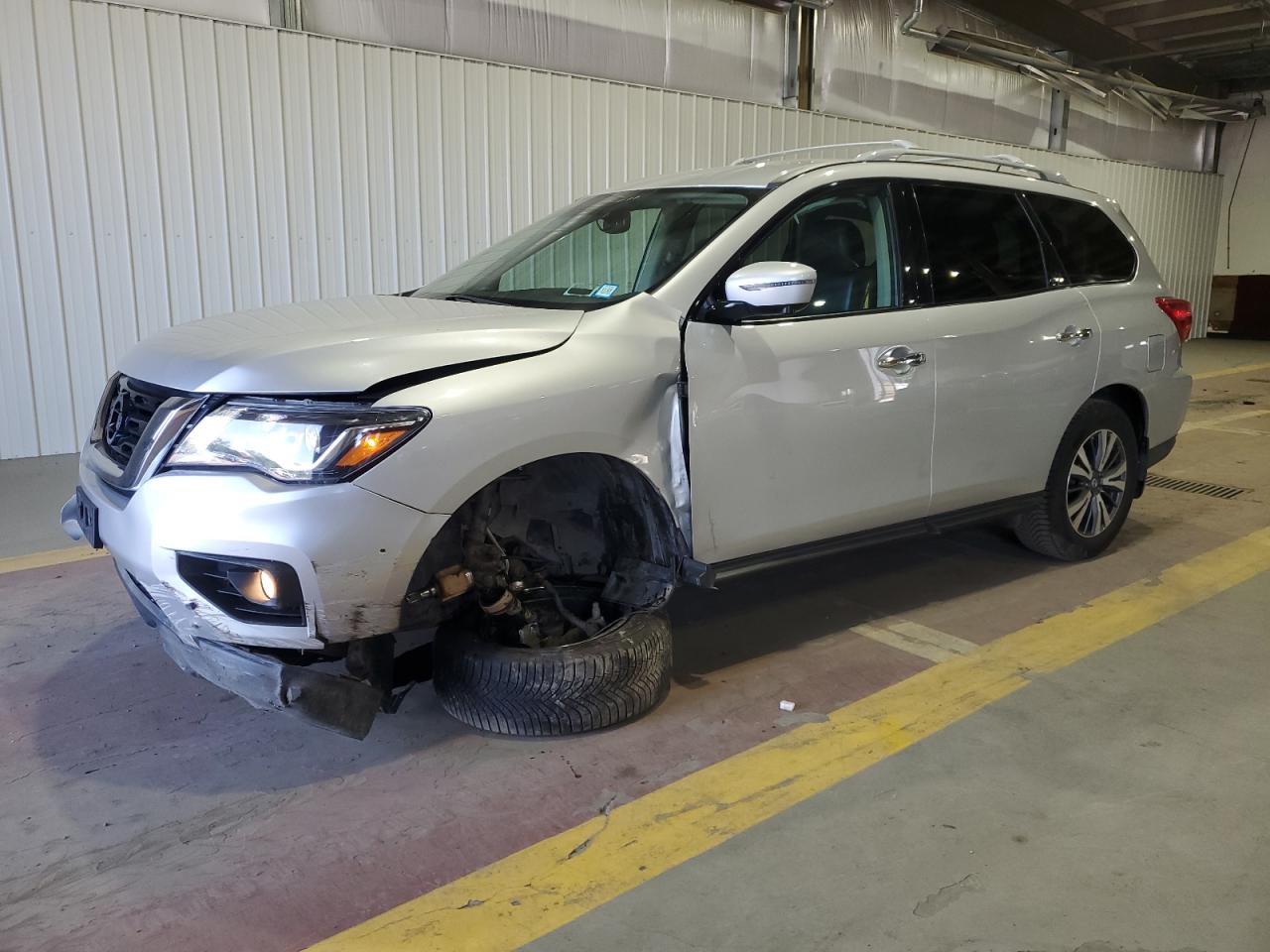 NISSAN PATHFINDER 2017
