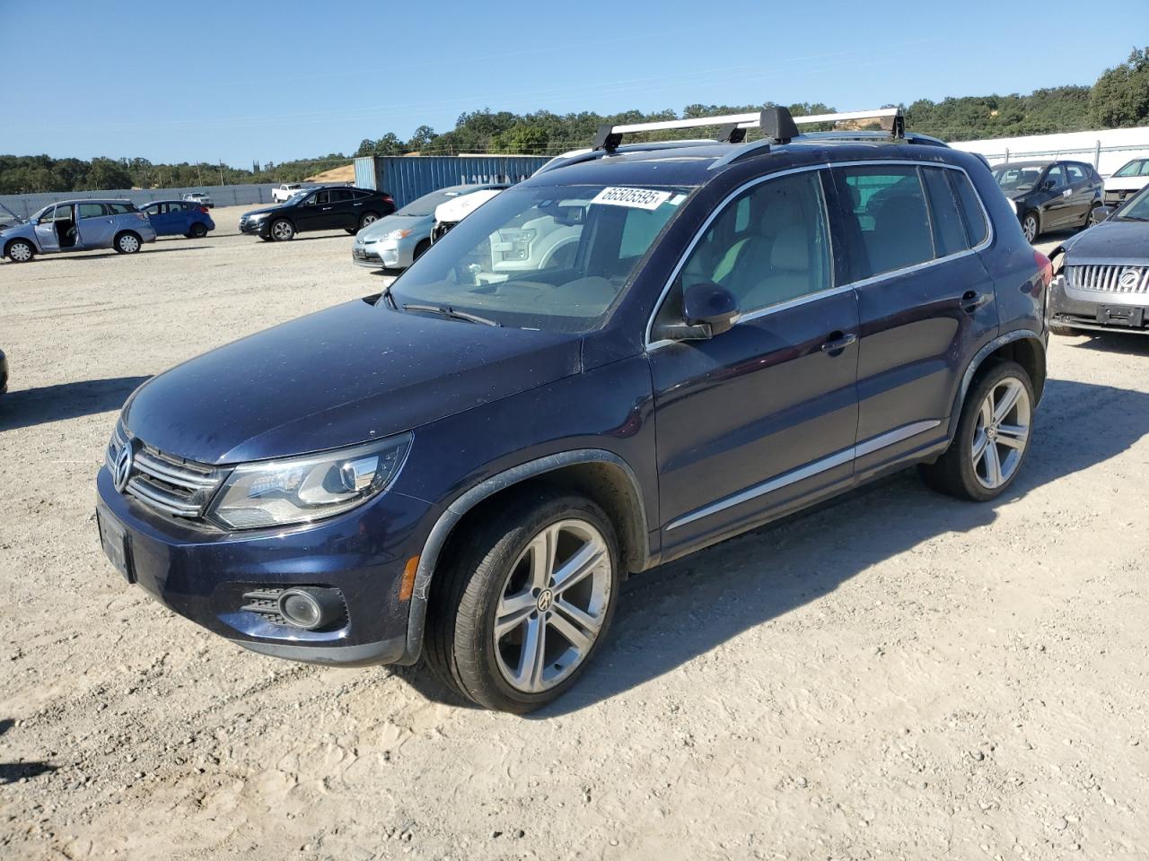VOLKSWAGEN TIGUAN S 2015