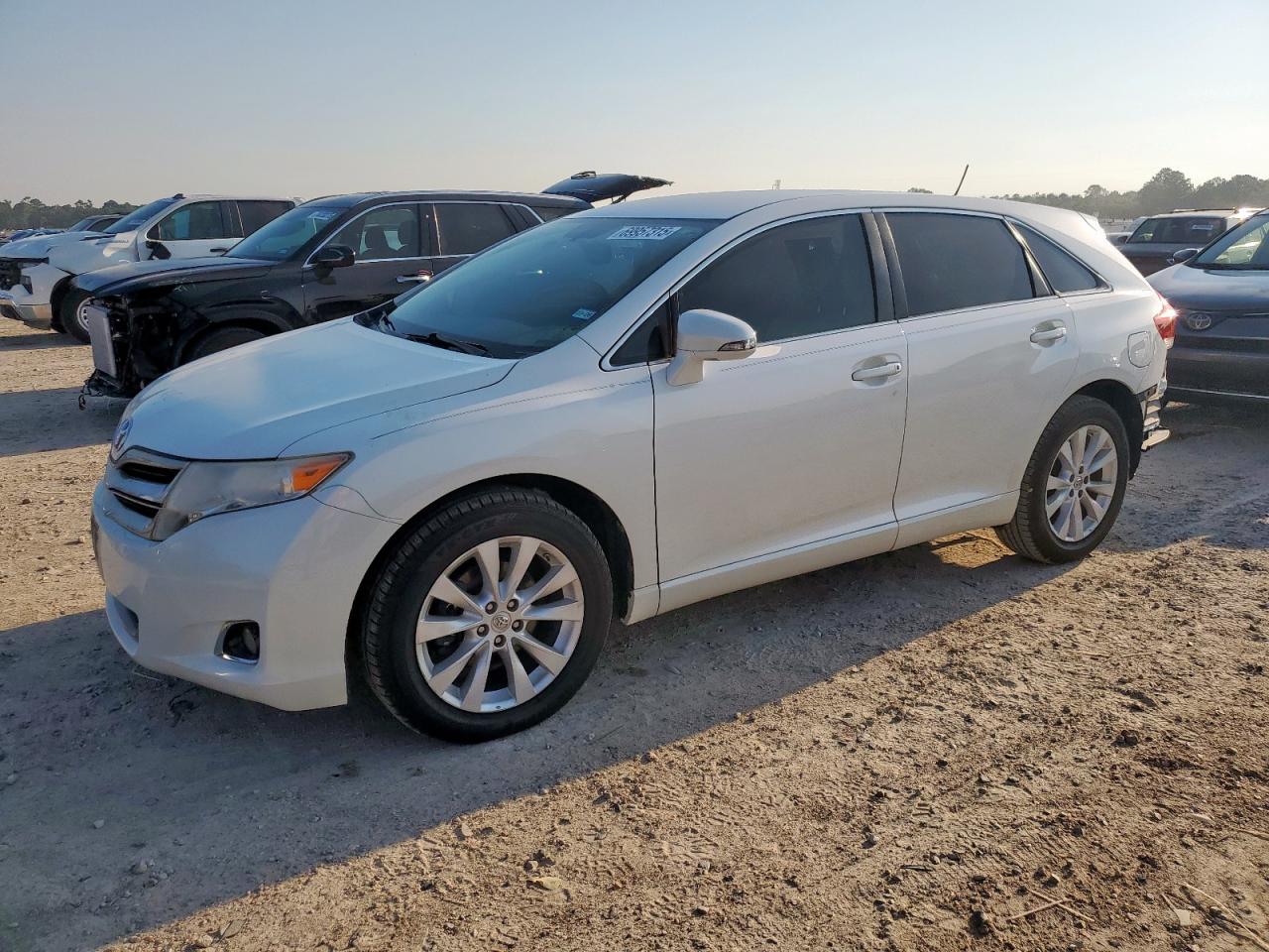 TOYOTA VENZA LE 2014