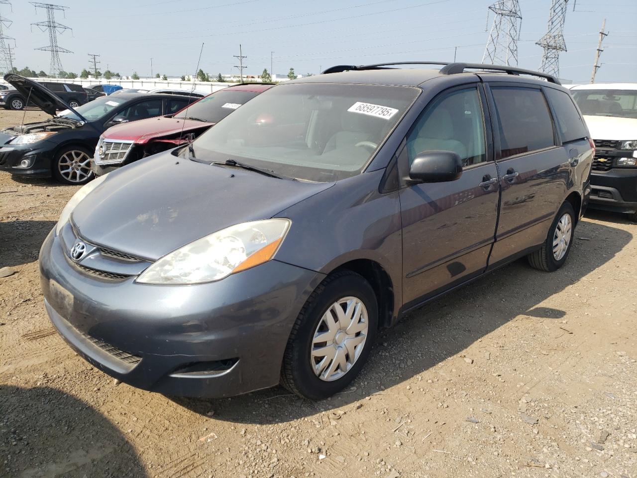 TOYOTA SIENNA CE 2009