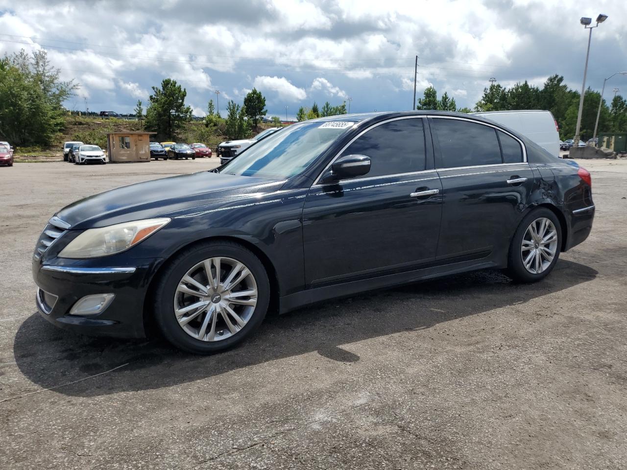 HYUNDAI GENESIS 3. 2013