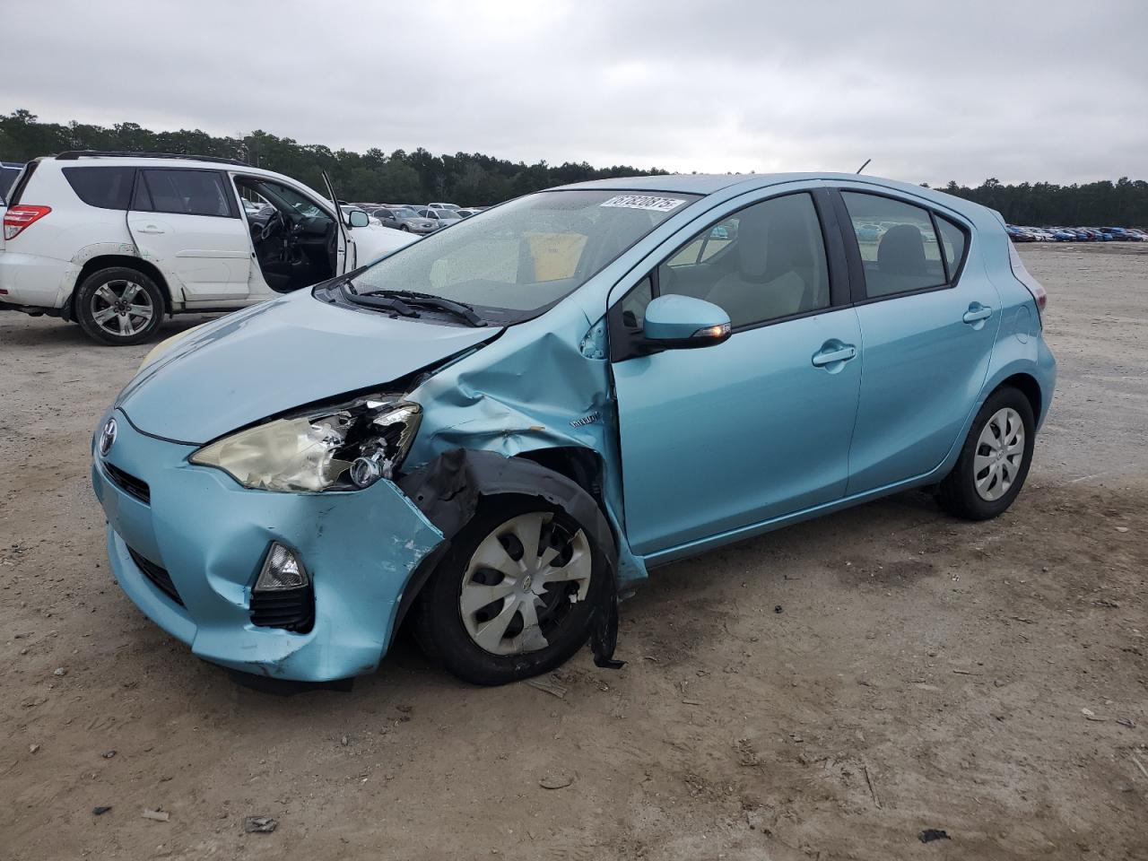 TOYOTA PRIUS C 2013