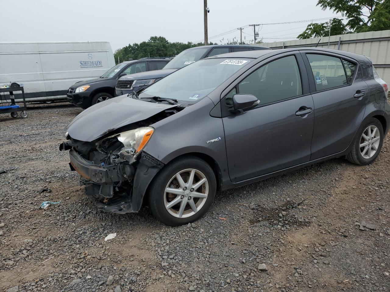 TOYOTA PRIUS C 2013