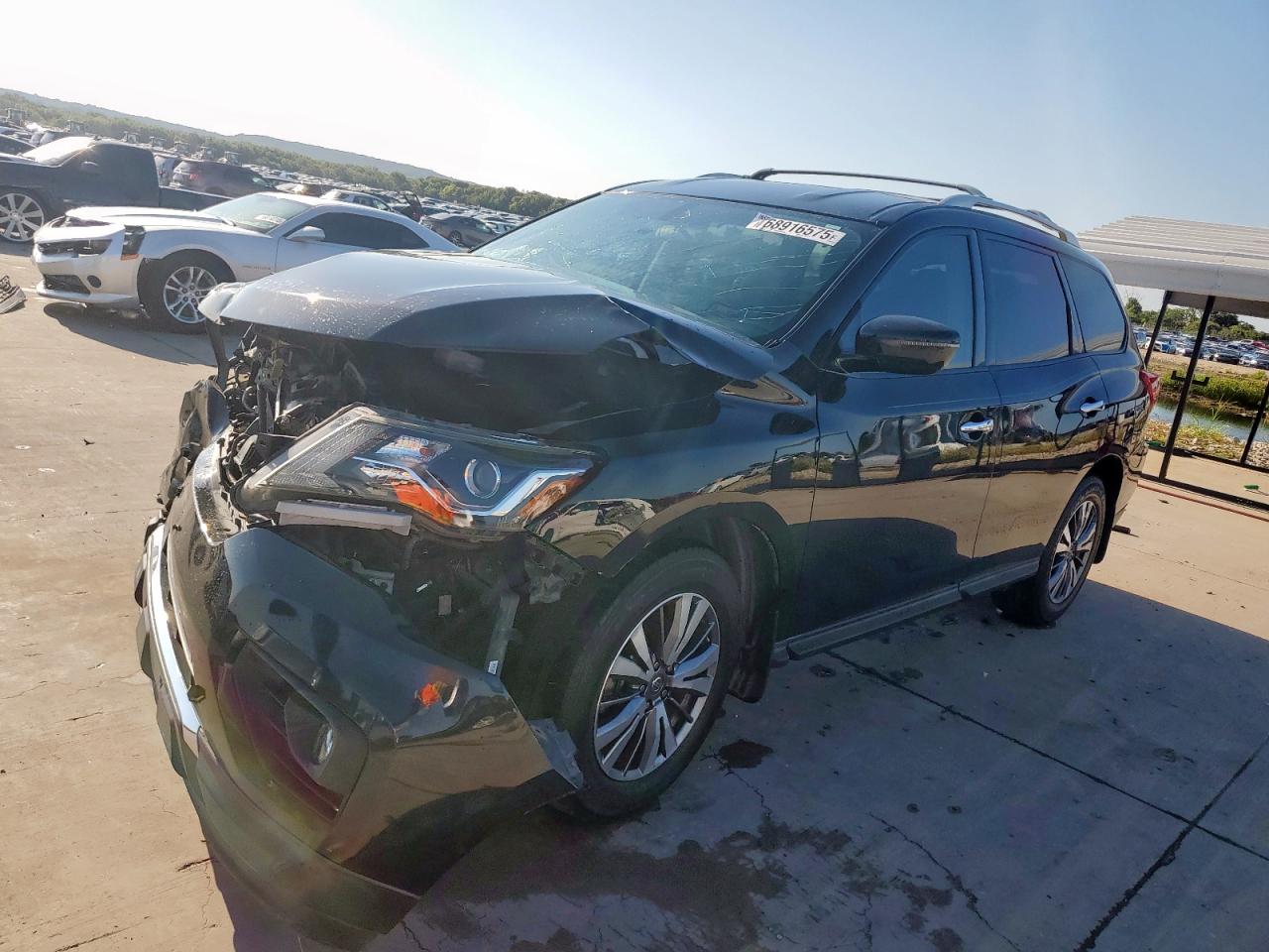 NISSAN PATHFINDER 2019