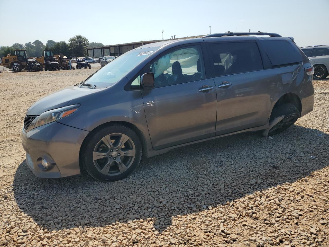 TOYOTA SIENNA SE 2017