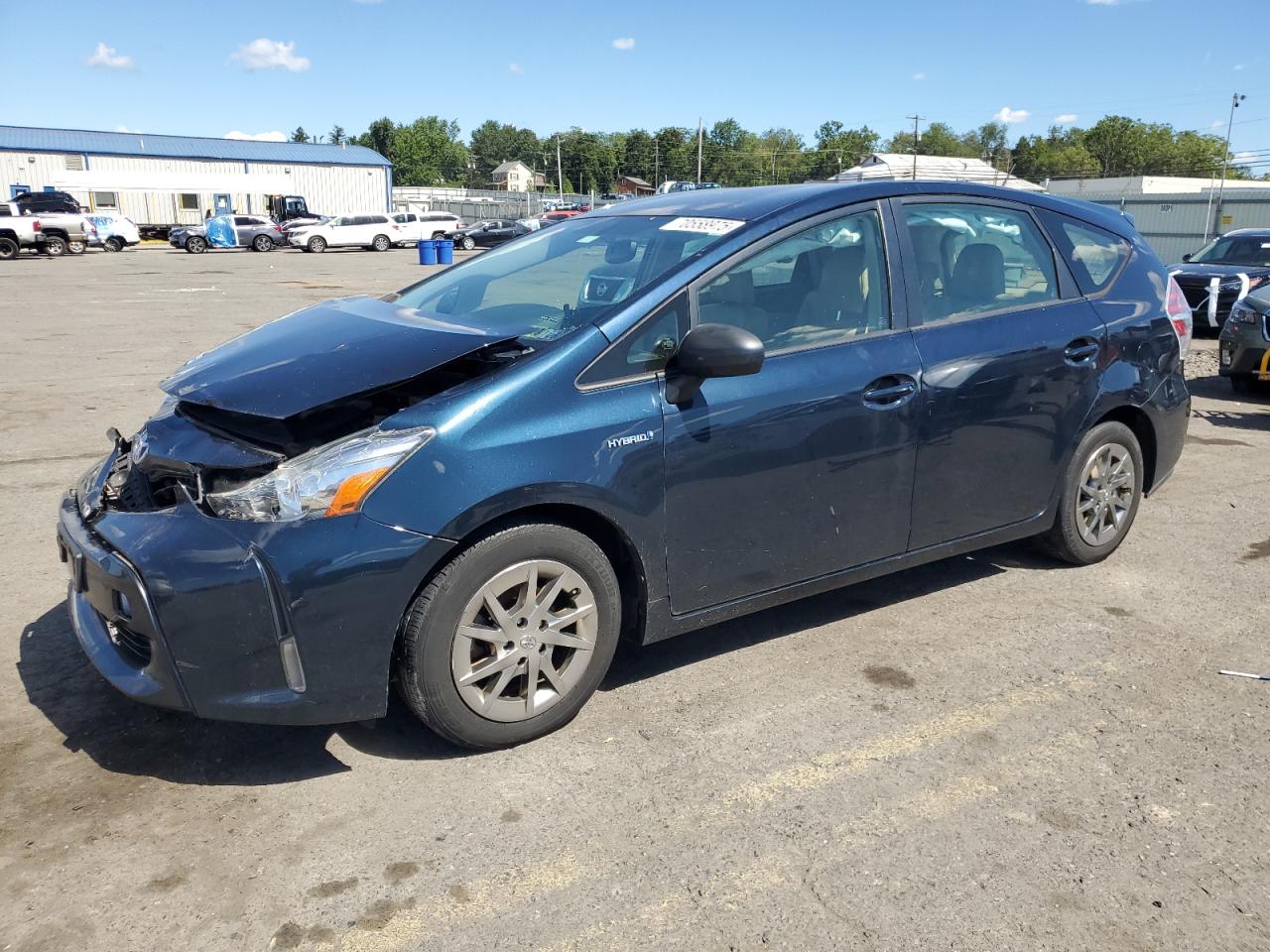 TOYOTA PRIUS V 2017