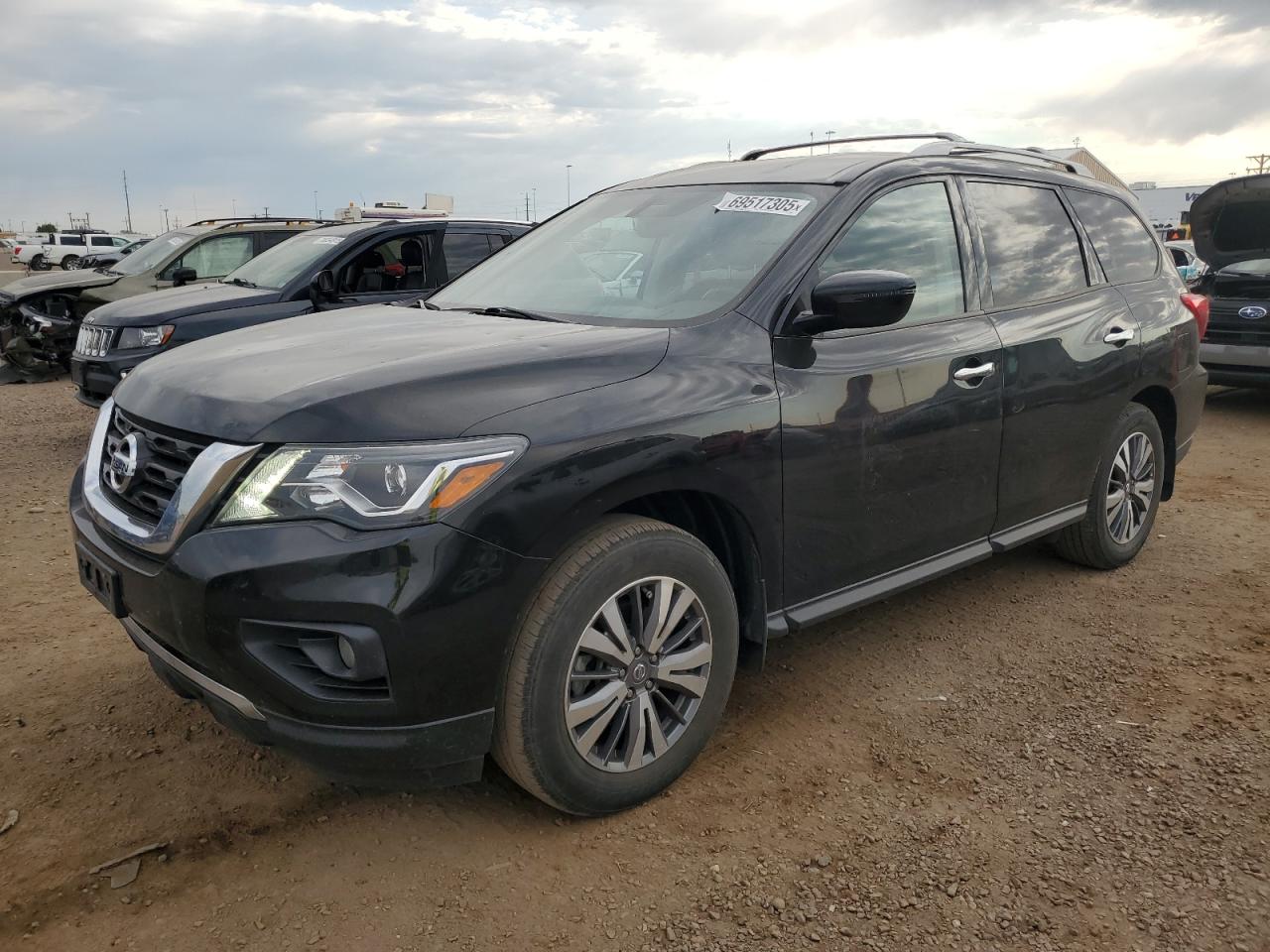 NISSAN PATHFINDER SV 2020