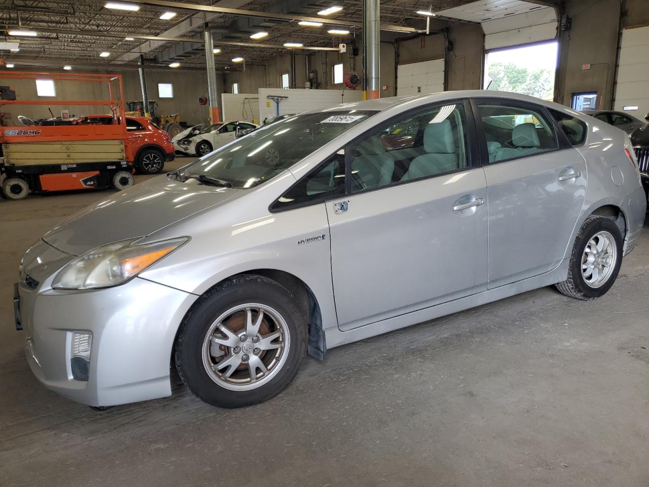 TOYOTA PRIUS 2011
