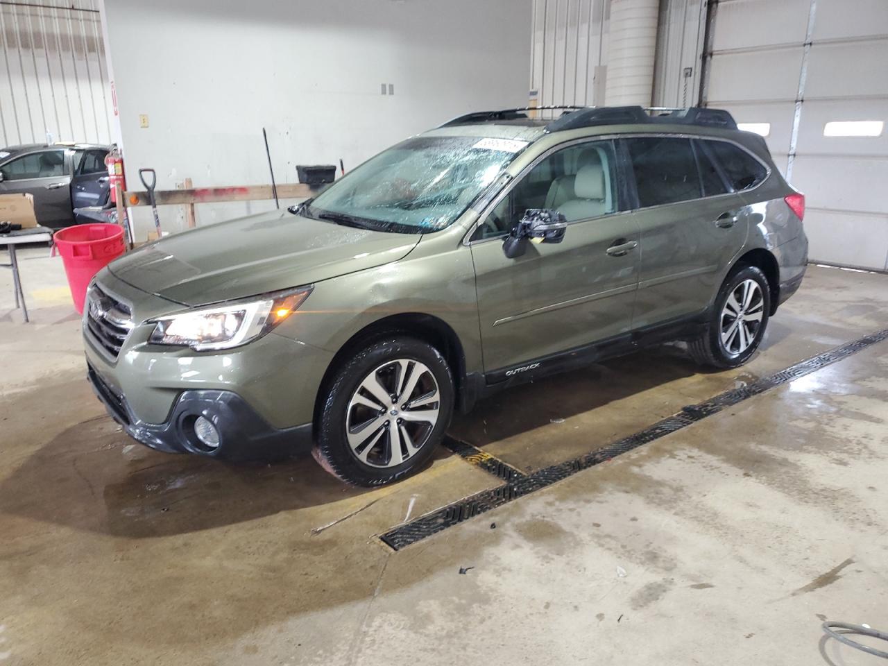 SUBARU OUTBACK 2. 2018