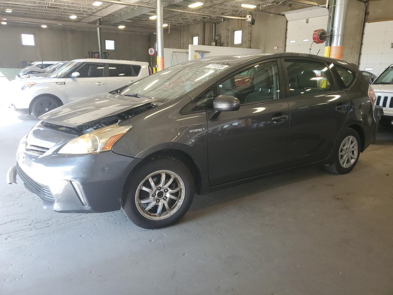 TOYOTA PRIUS V 2013