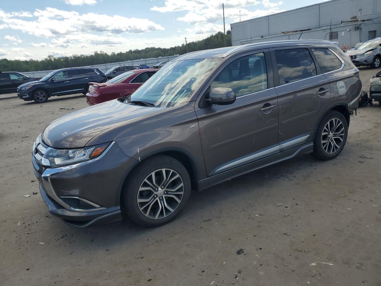 MITSUBISHI OUTLANDER 2016
