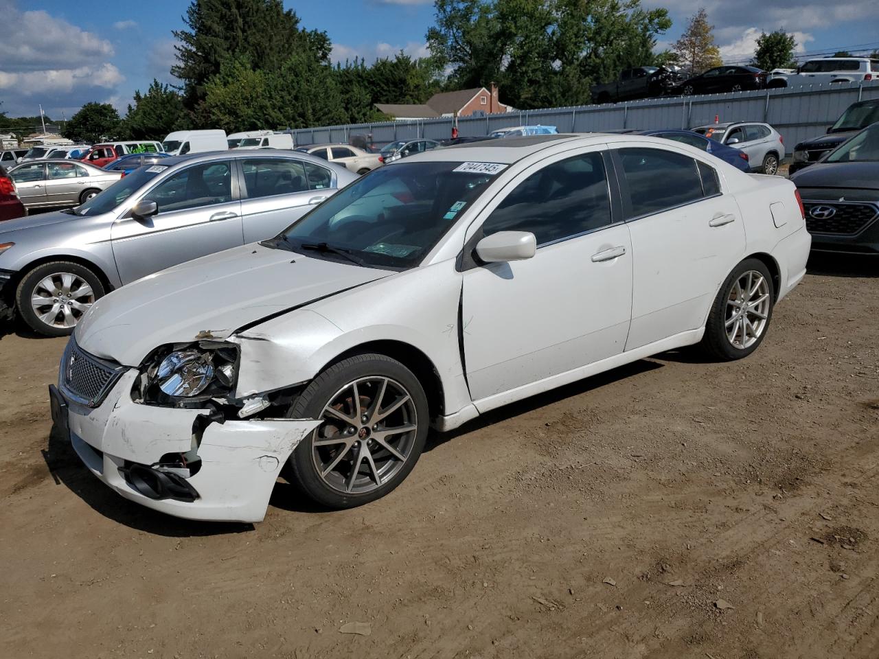 MITSUBISHI GALANT ES 2011