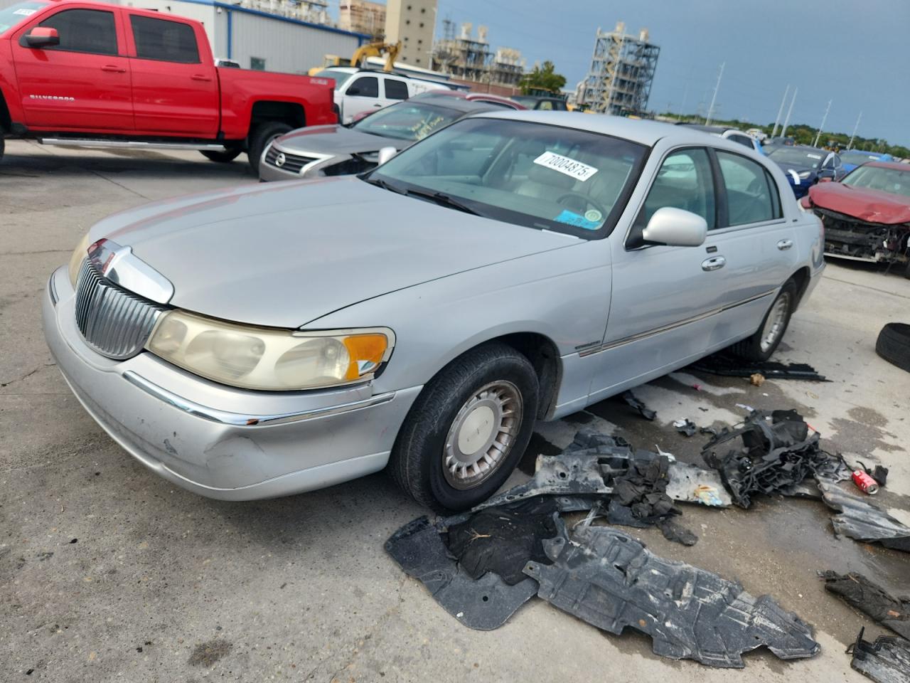 LINCOLN TOWN CAR E 2000