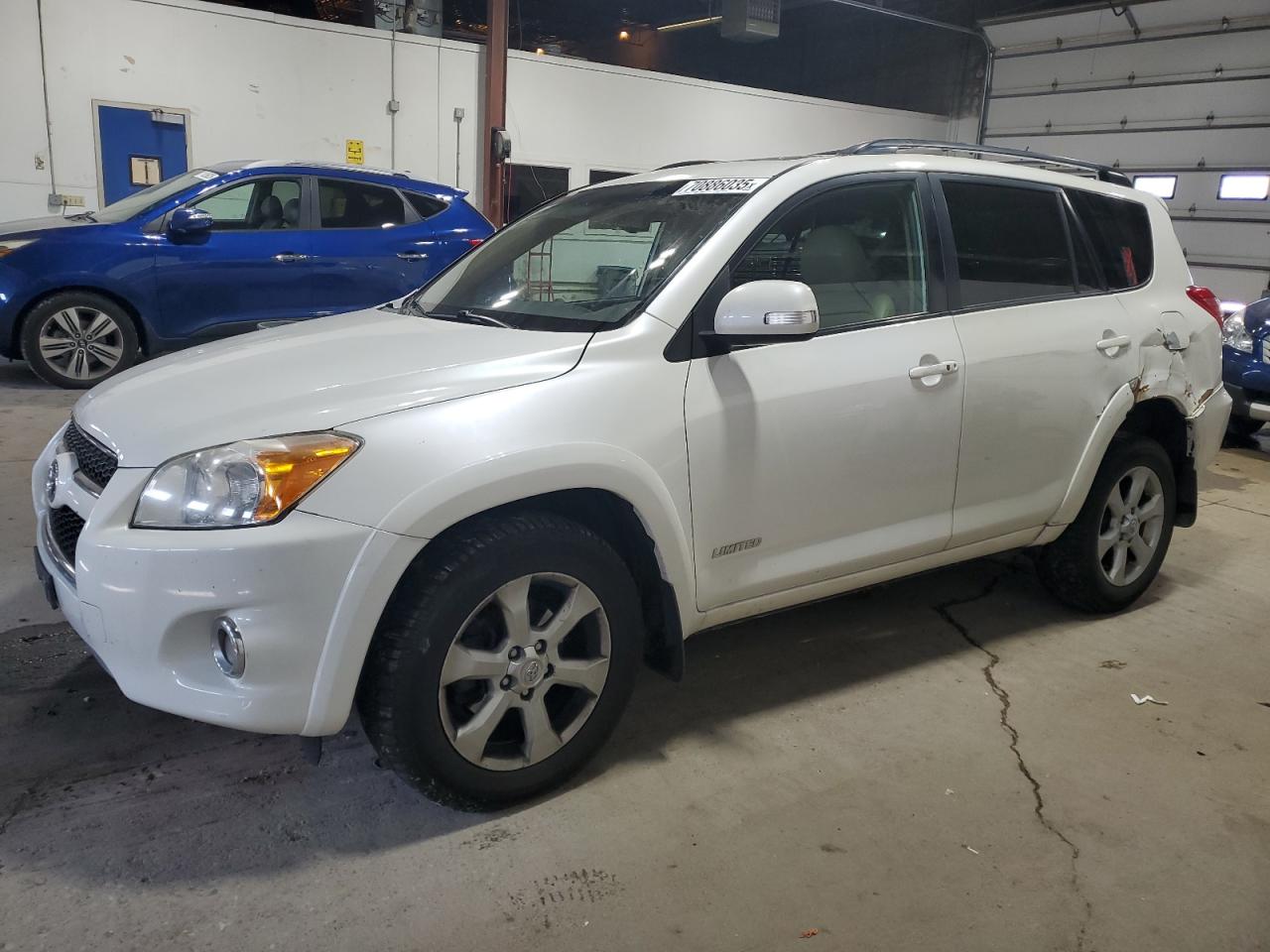 TOYOTA RAV4 LIMITED 2011