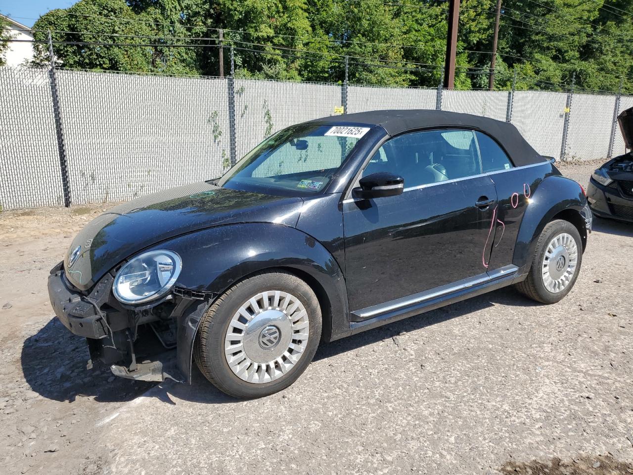 VOLKSWAGEN BEETLE 2013