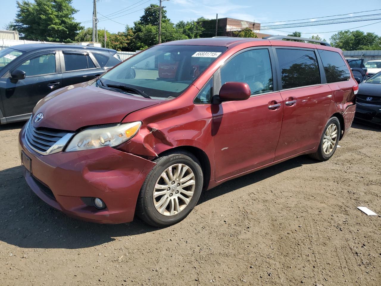 TOYOTA SIENNA XLE 2014