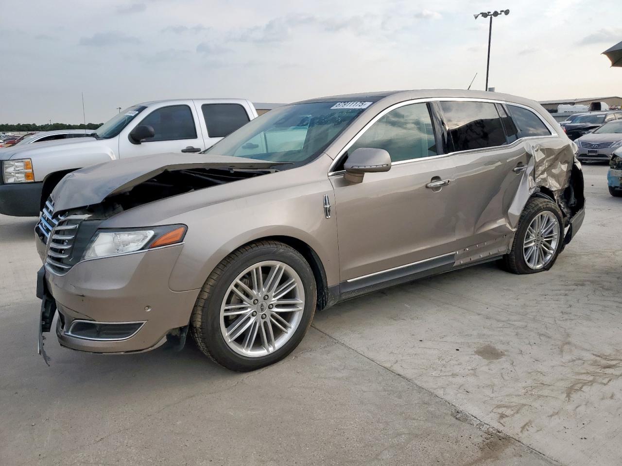 LINCOLN MKT 2019