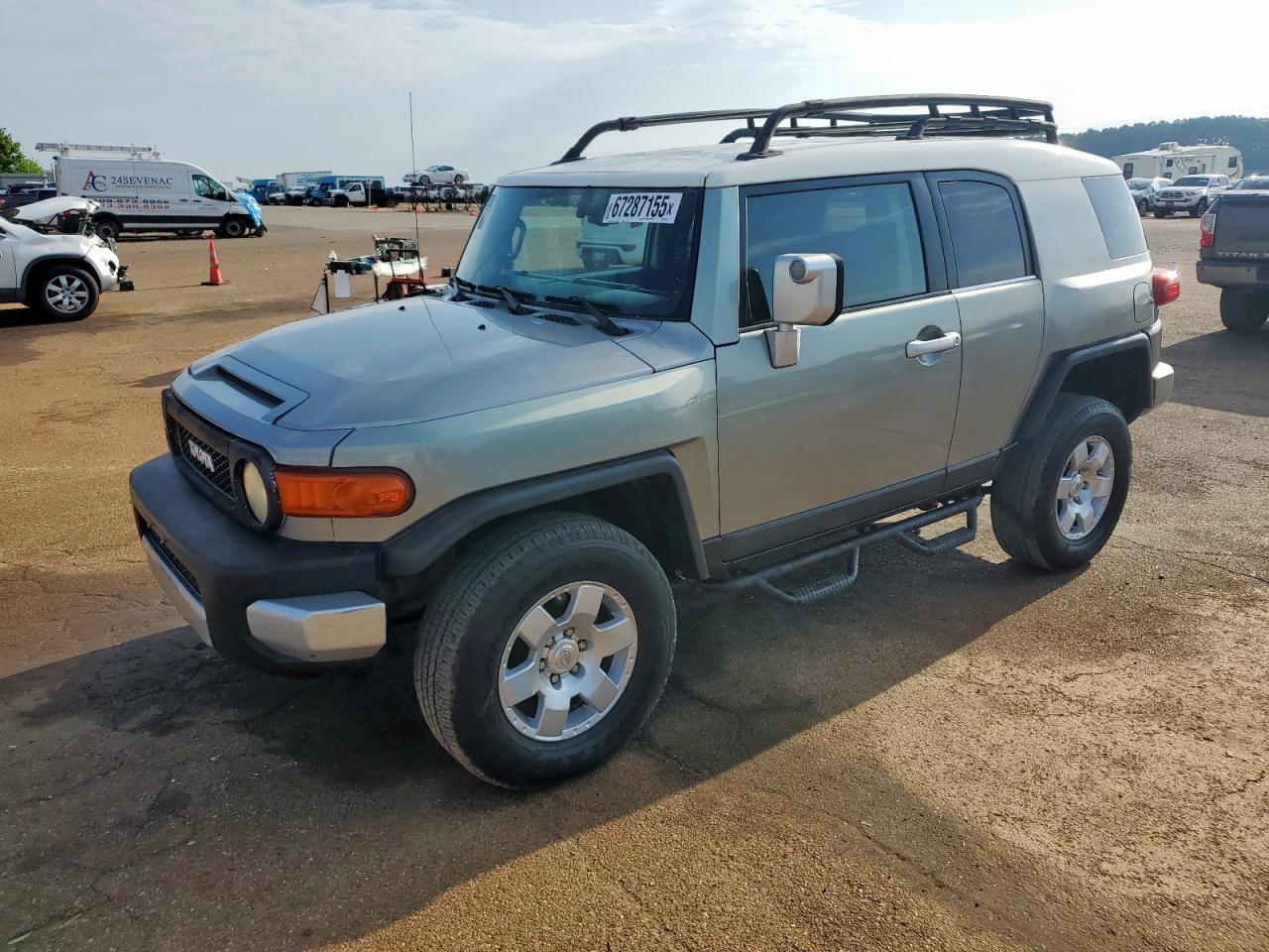 TOYOTA FJ CRUISER 2010