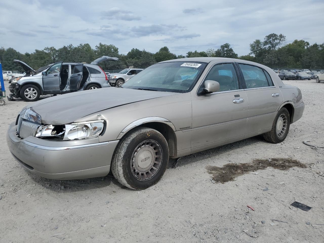 LINCOLN TOWN CAR E 2000