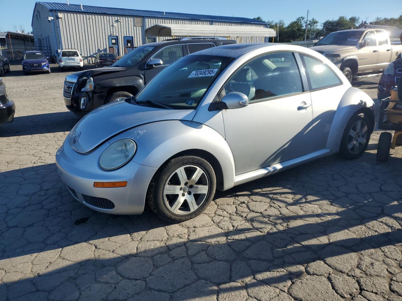 VOLKSWAGEN NEW BEETLE 2006