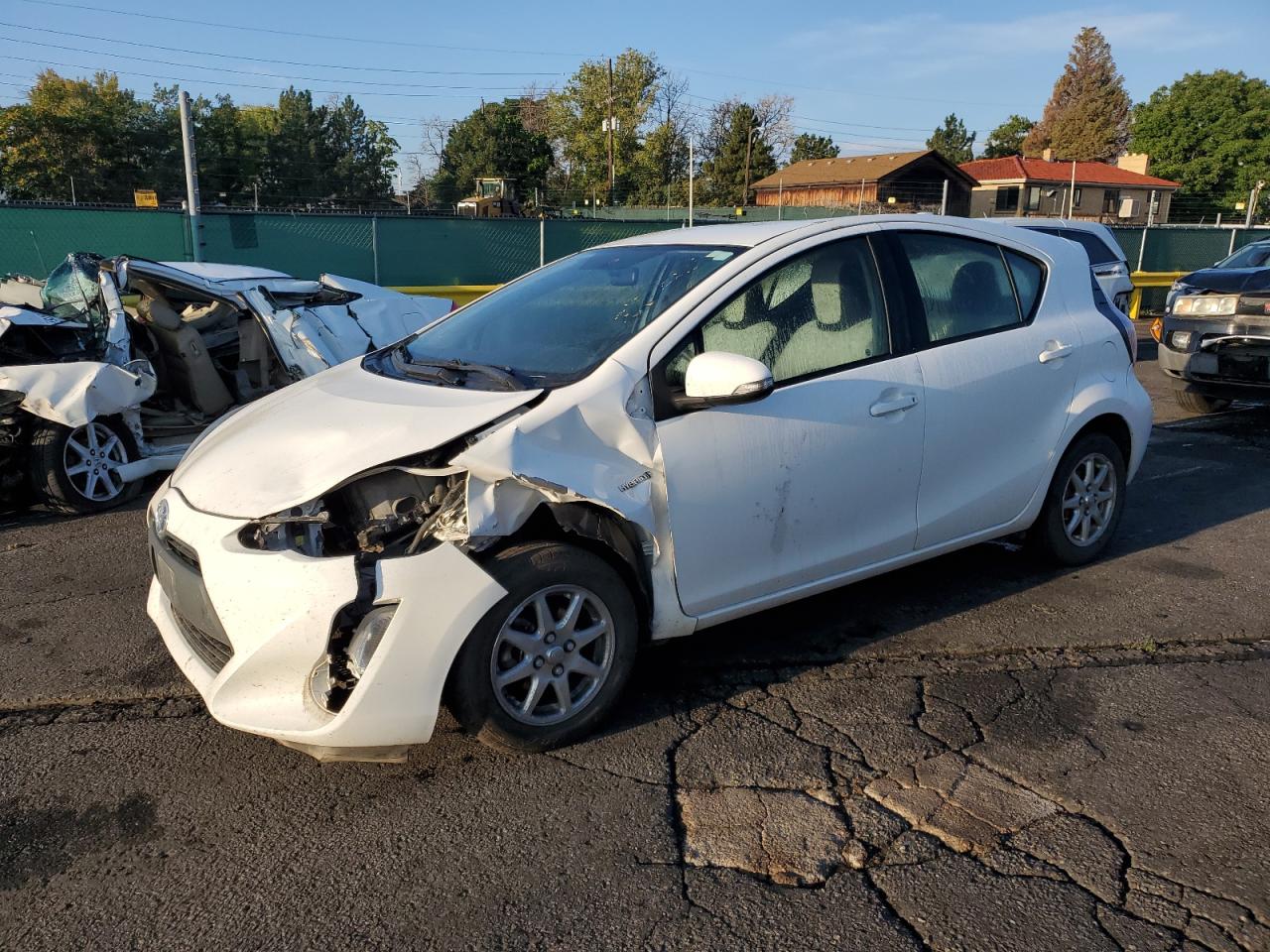 TOYOTA PRIUS C 2016