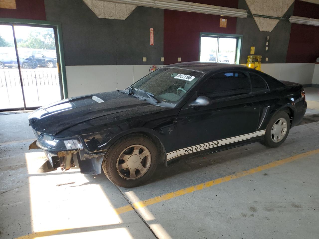 FORD MUSTANG 2000