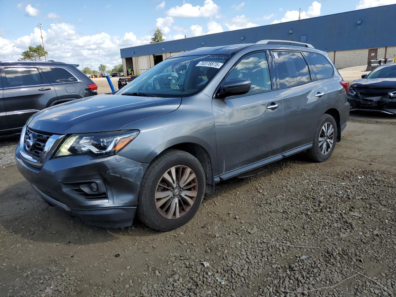 NISSAN PATHFINDER 2017