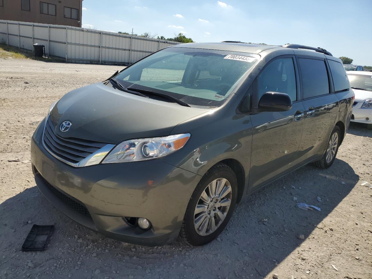 TOYOTA SIENNA XLE 2011