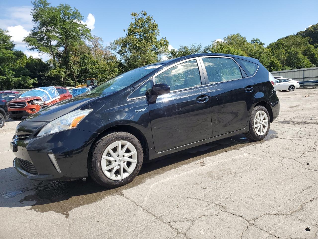 TOYOTA PRIUS V 2013