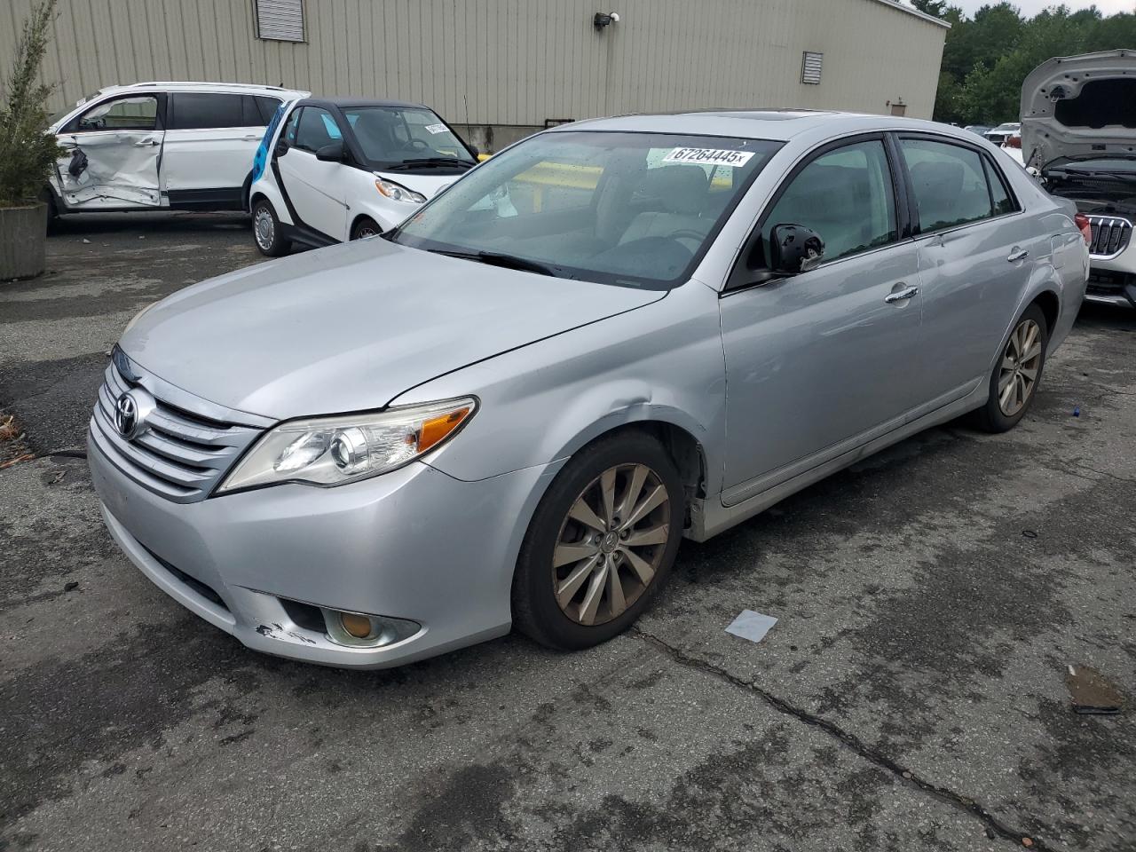 TOYOTA AVALON BAS 2011