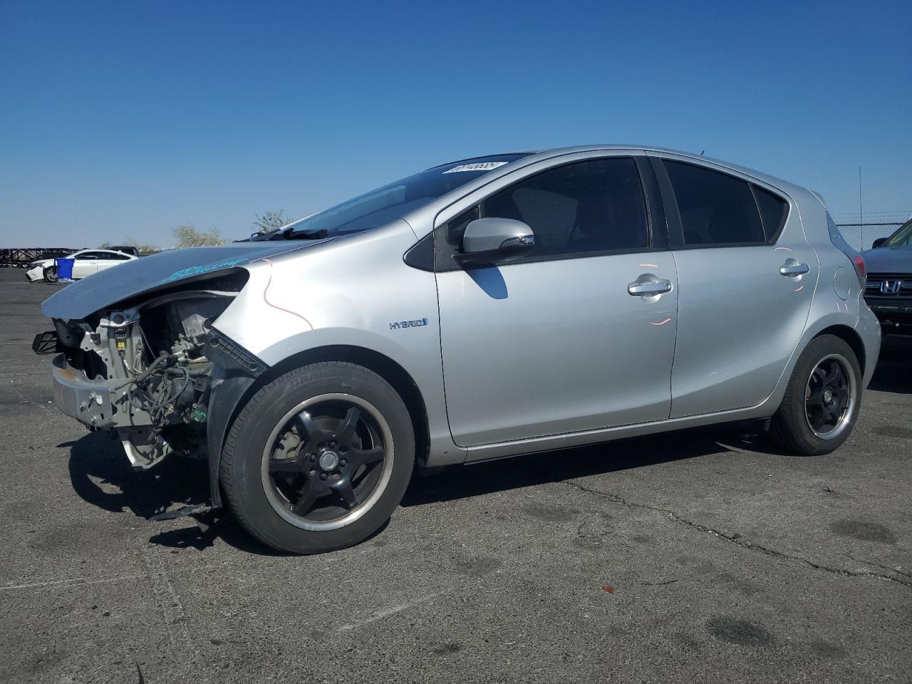 TOYOTA PRIUS C 2013
