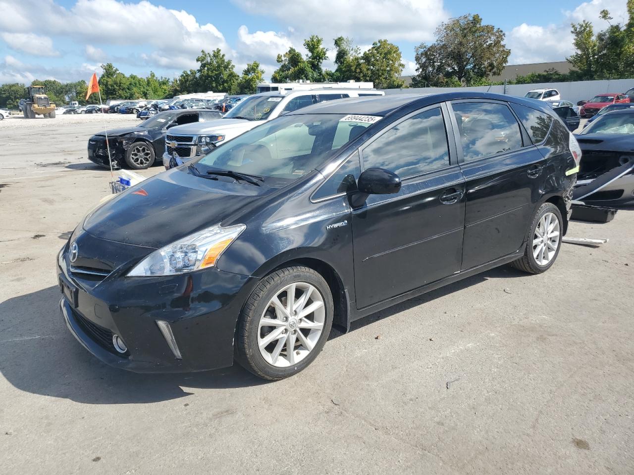 TOYOTA PRIUS V 2013
