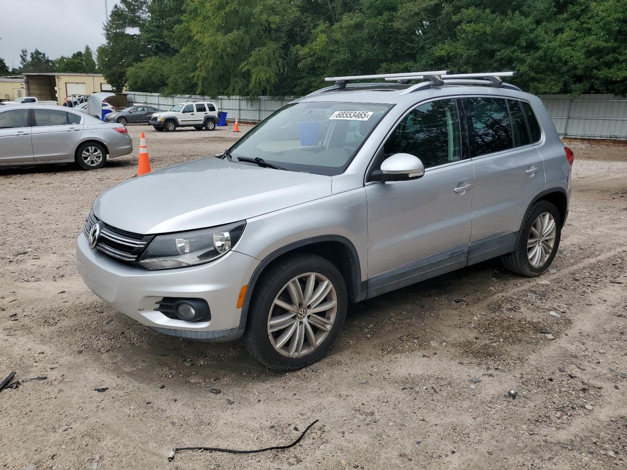 VOLKSWAGEN TIGUAN S 2015