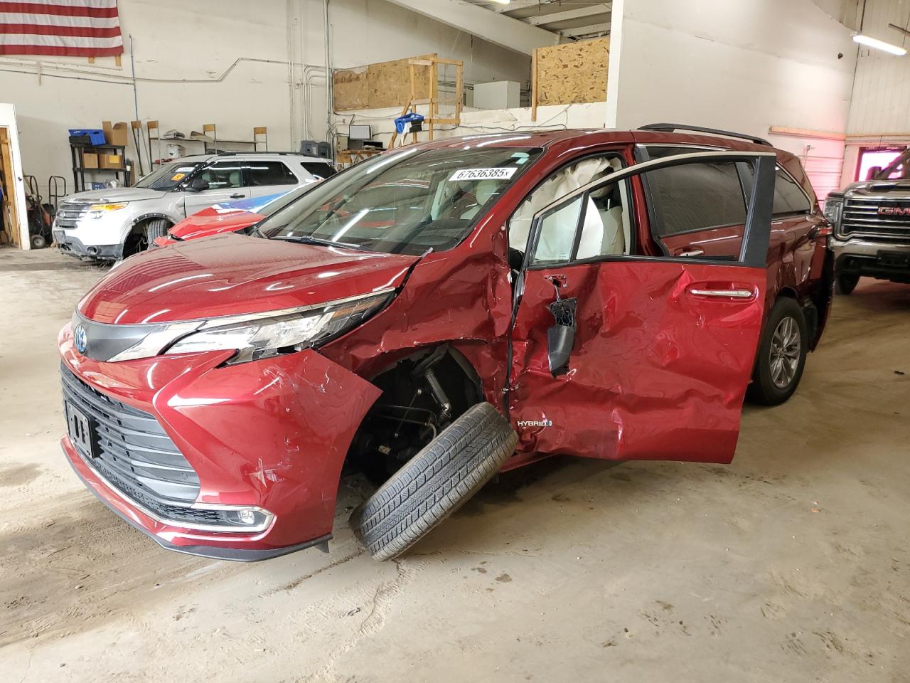 TOYOTA SIENNA XLE 2021