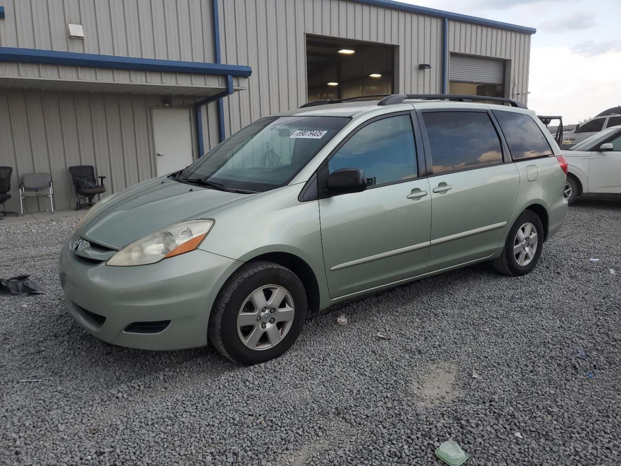 TOYOTA SIENNA CE 2006