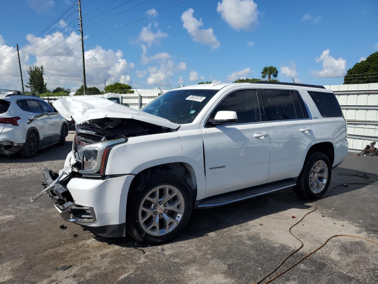 GMC YUKON SLE 2016